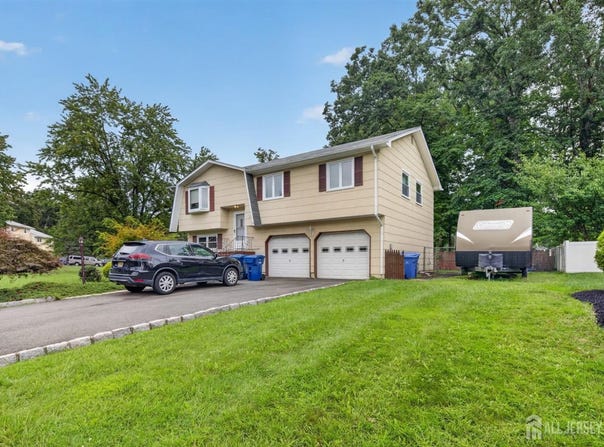 2 Jason Drive, North Brunswick, NJ 08902
