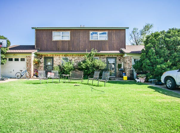 1315 Quaker Street, Slaton, TX 79364