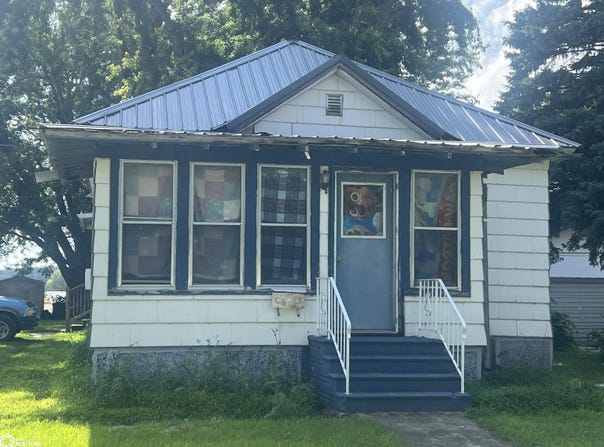 306 3rd St., Livermore, IA 50558