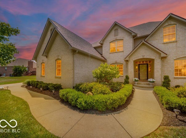 7929 W Bristol Way, New Palestine, IN 46163