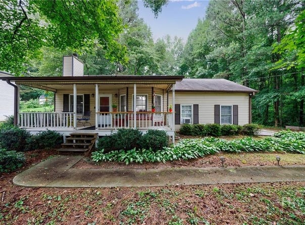 1781 Rose Garden Lane, Loganville, GA 30052