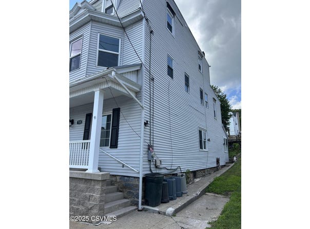 719 E DEWART Street, Shamokin, PA 17872