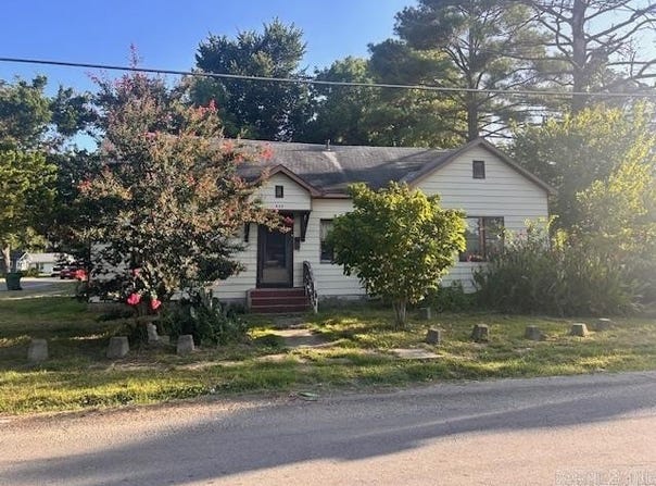 422 W Maxwell, DeWitt, AR 72042
