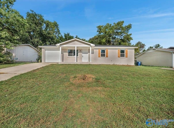 13925 Hurstland Drive SW, Huntsville, AL 35803