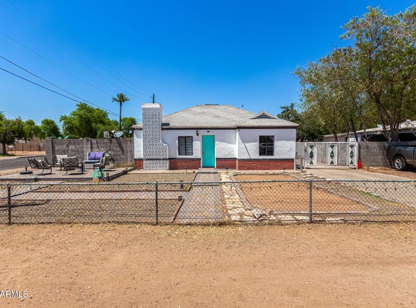2802 E VIRGINIA Avenue, Phoenix, AZ 85008
