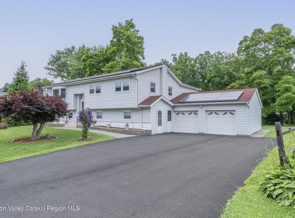 3 Esther Place, Lake Katrine, NY 12449