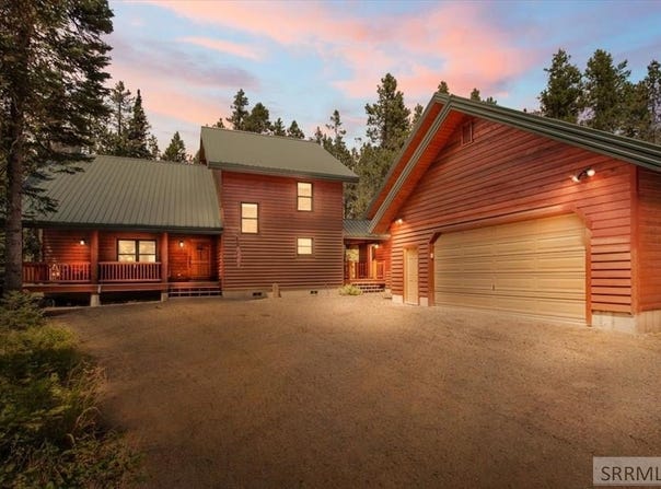 4025 N Salt Lick Loop, Island Park, ID 83429