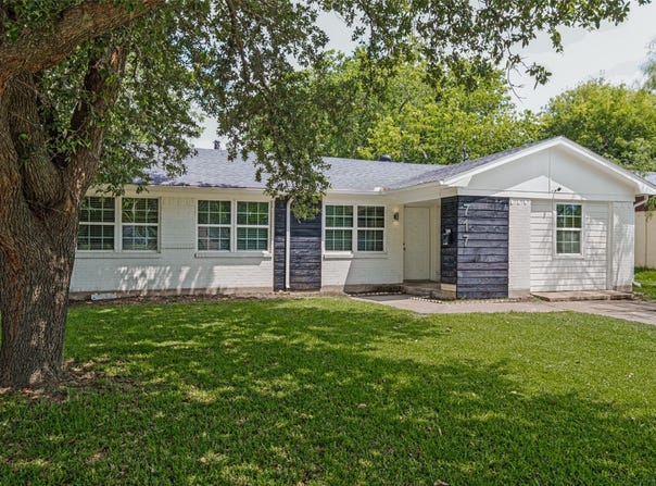 717 Willowbrook Drive, Mesquite, TX 75149