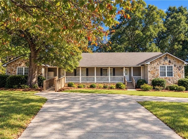 109 Lackawanna Trail, Ellenwood, GA 30294