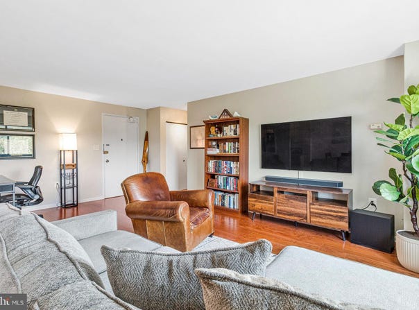 1300 S ARLINGTON RIDGE ROAD, ARLINGTON, VA 22202