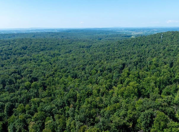 825 MINE ROAD, LEBANON, PA 17042