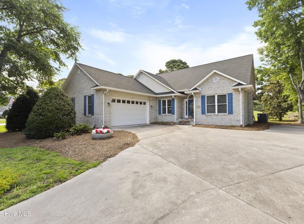 102 Crooked Gulley Circle, Sunset Beach, NC 28468
