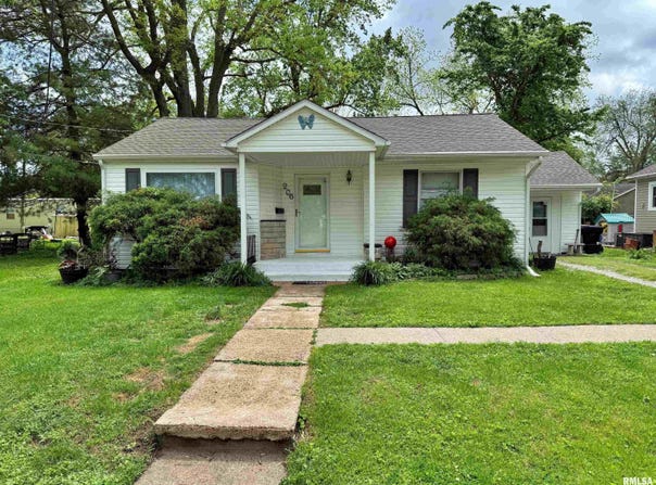 206 W 16TH Street, Metropolis, IL 62960