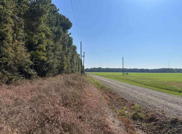 McRae, AR 72102
