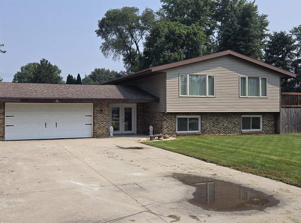 2307 E Lorena Drive, Beloit, WI 53511