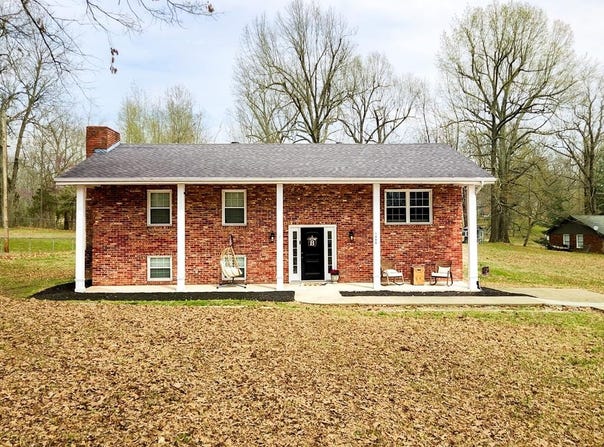 1050  Tucker Schoolhouse Rd., Madisonville, KY 42431