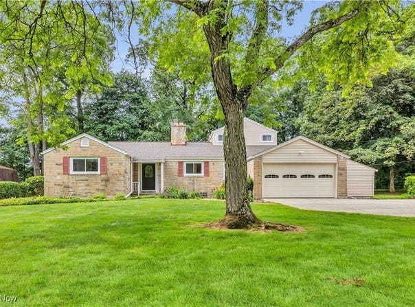 8918 Bramley Drive, Independence, OH 44131