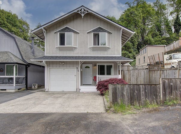 616 N 4TH Ave, Kelso, WA 98626