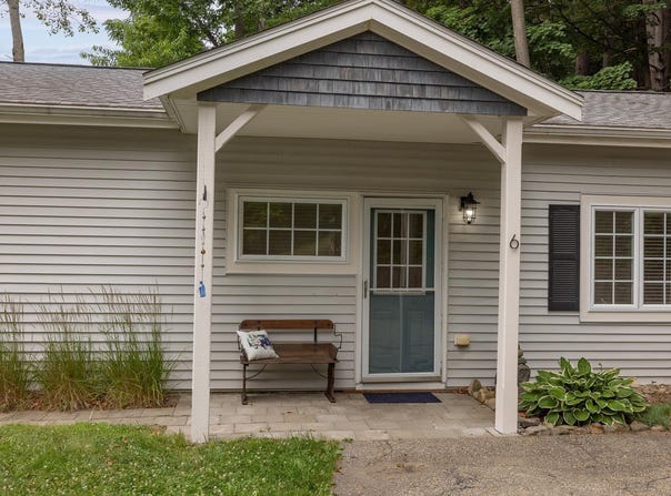 34 Floral Avenue, Dover, NH 03820
