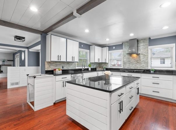1647 Grandeus Lane SW, Stone Mountain, GA 30087