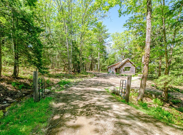 543 B Middle Road, Dresden, ME 04342