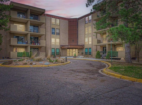 6650 Vernon Avenue S, Edina, MN 55436