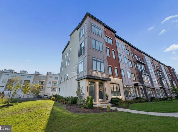 43209 MONGOLD Square, ASHBURN, VA 20148