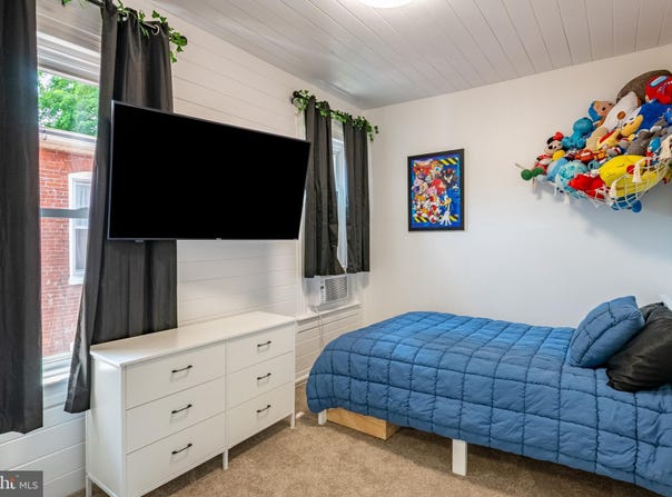 16 S 2ND STREET, WOMELSDORF, PA 19567