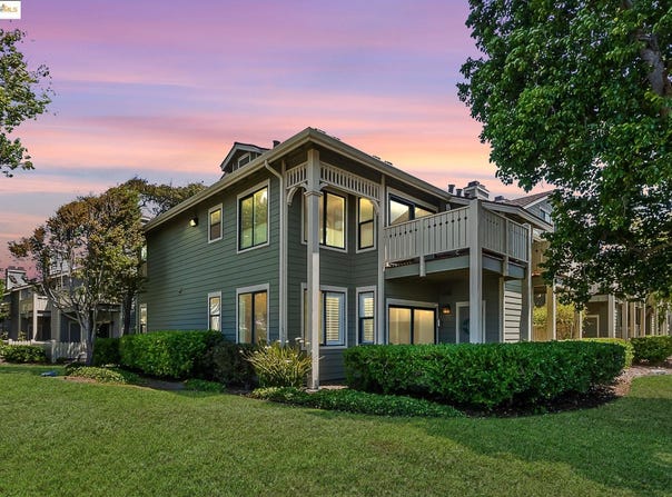 161 Shoreline Ct, Richmond, CA 94804
