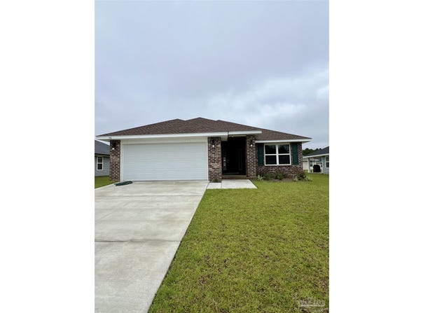 916 Rustling Pines Rd, Cantonment, FL 32533