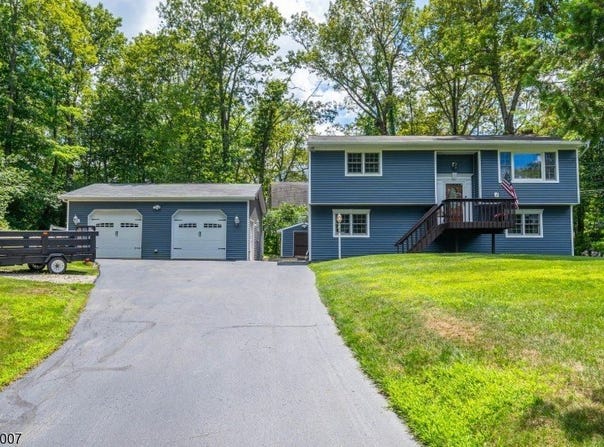 6 Juniper Rd, Vernon Twp., NJ 07422-1024