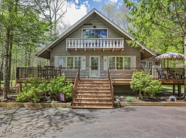 113 Timber Ridge Circle, Greentown, PA 18426