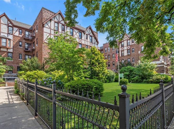 160-15 Powells Cove Boulevard, Whitestone, NY 11357