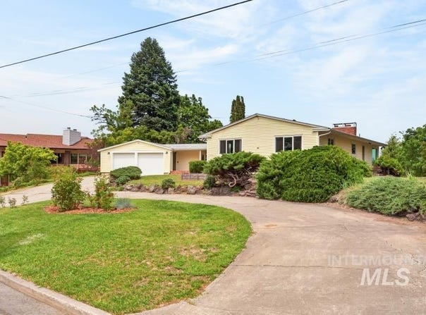 612 Ridge Rd., Moscow, ID 83843