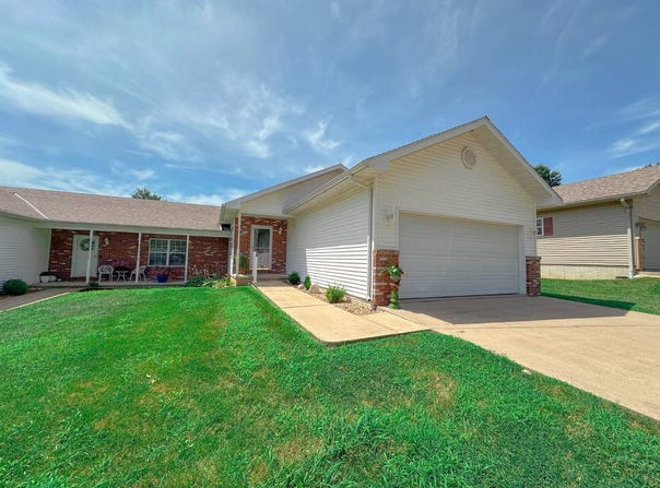 6A Dove Lane, Pittsfield, IL 62363