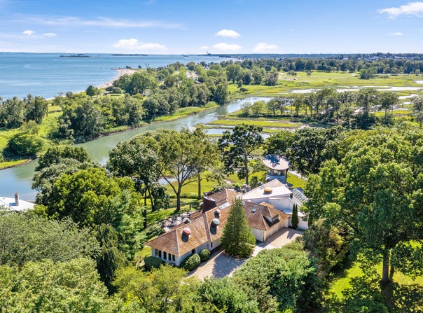 11 Beachside Common, Westport, CT 06880