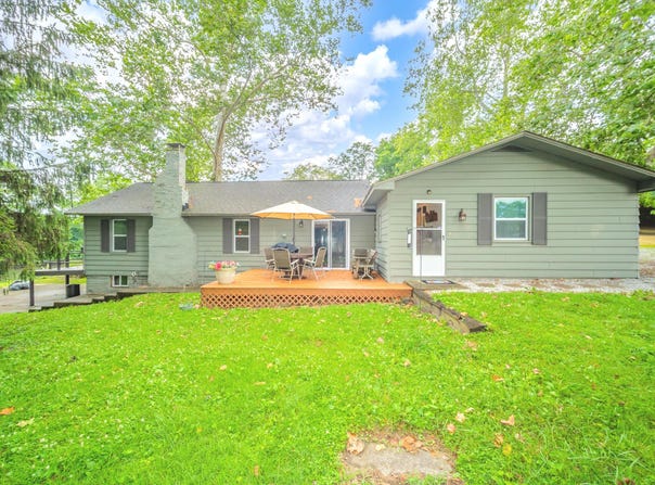 8842 S Pleasure Valley Road, Waldron, IN 46182