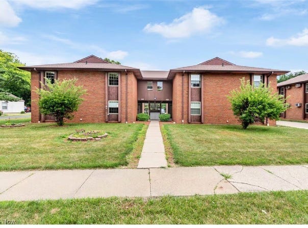 2128 Tanglewood Avenue, Alliance, OH 44601