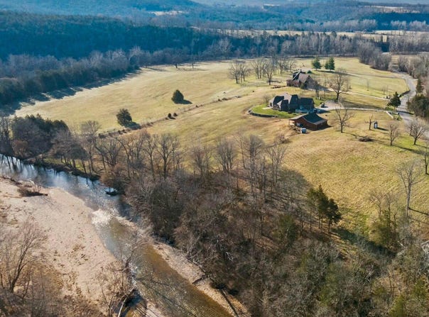 1920 Dry Hollow Road, Saddlebrooke, MO 65630