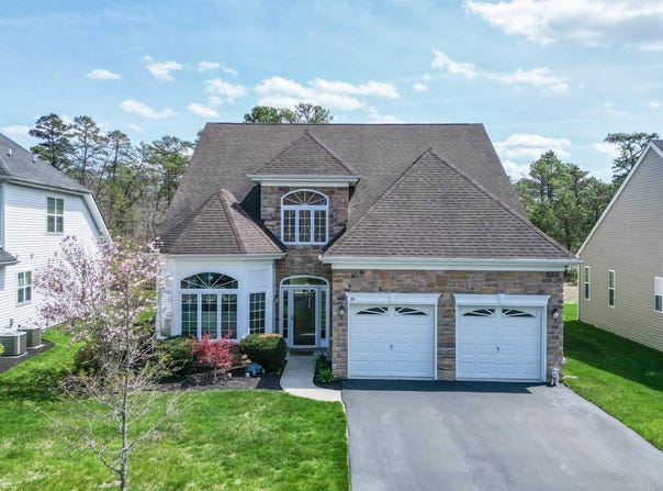 20 Ernst Ct, Hamilton Township, NJ 08330