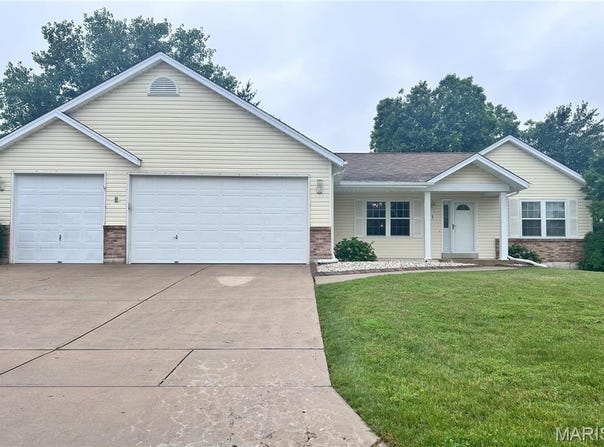 1 Calumet Meadows Court, O'Fallon, MO 63376