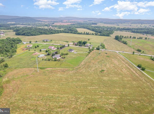2170 CHAMBERSBURG ROAD, GETTYSBURG, PA 17325