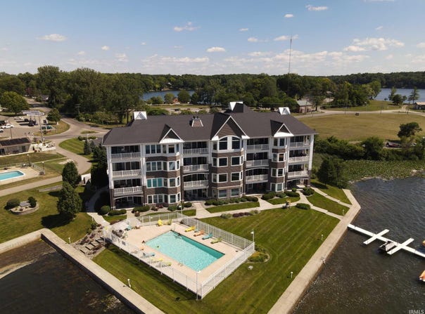 10005 N Turkey Creek Road, Syracuse, IN 46567
