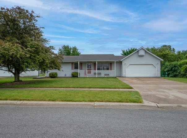 897 Apache Lane, Lowell, IN 46356