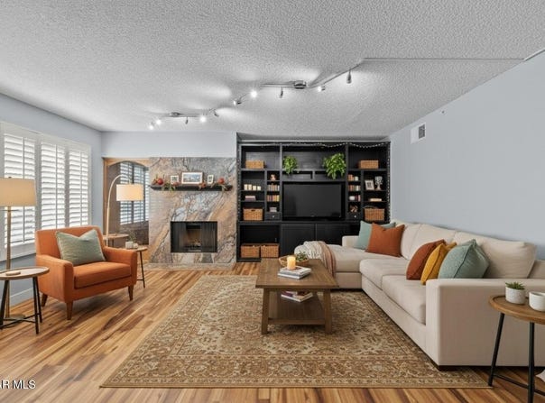 42805 15th W Street, Lancaster, CA 93534