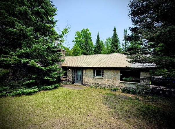 9150 W M-68, Indian River, MI 49749