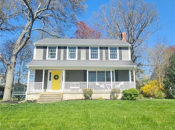 54 Sefton Drive, Bristol, RI 02809