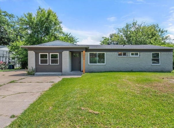 2600 Woodlawn Drive, Ennis, TX 75119