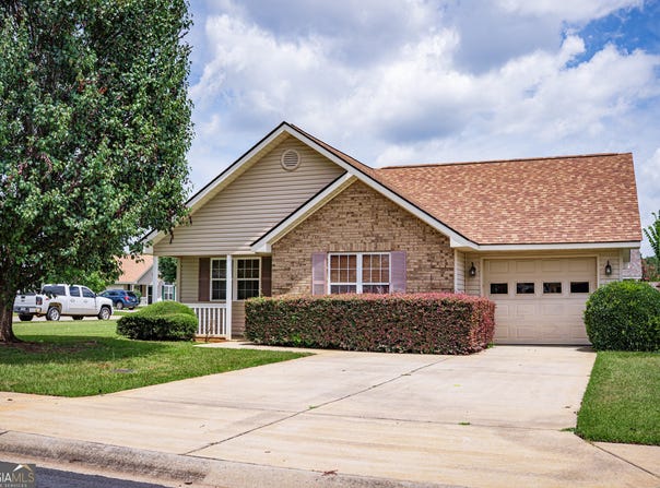 204 Deerfield Circle, Warner Robins, GA 31088