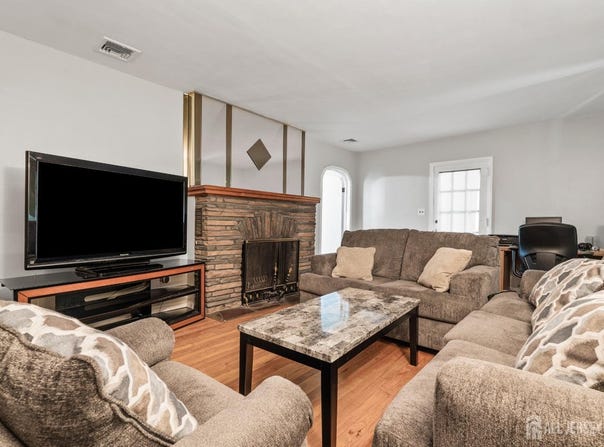 917 Tompkins Avenue, South Plainfield, NJ 07080
